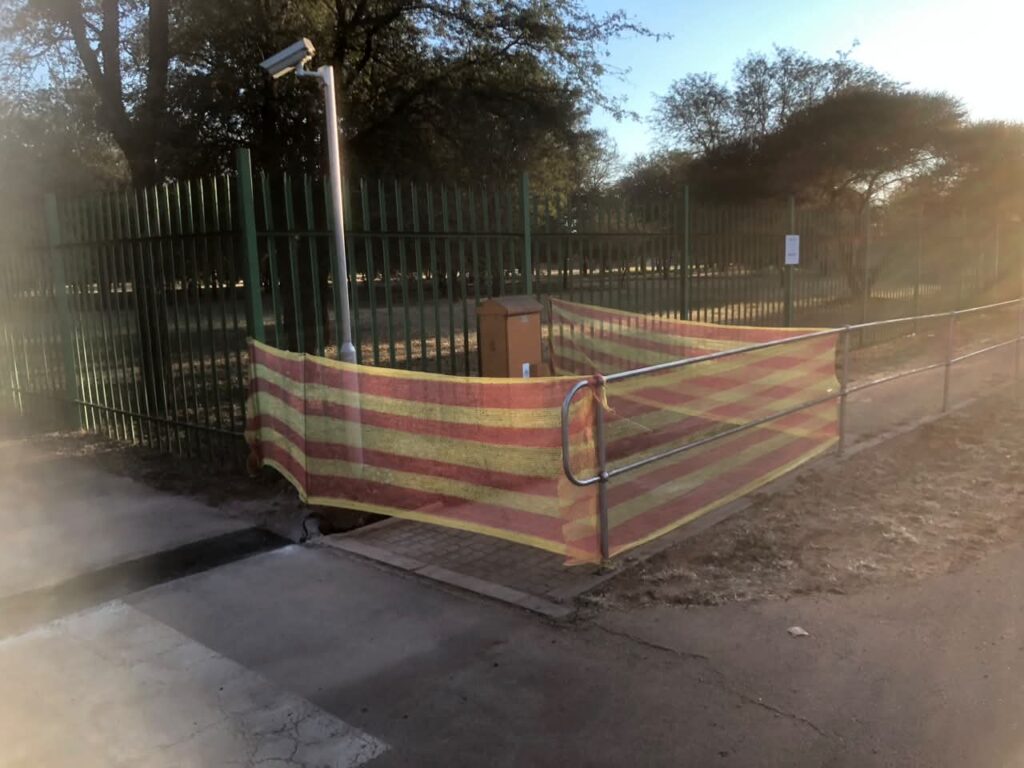 Temporary site segregation during entrance infrastructure work